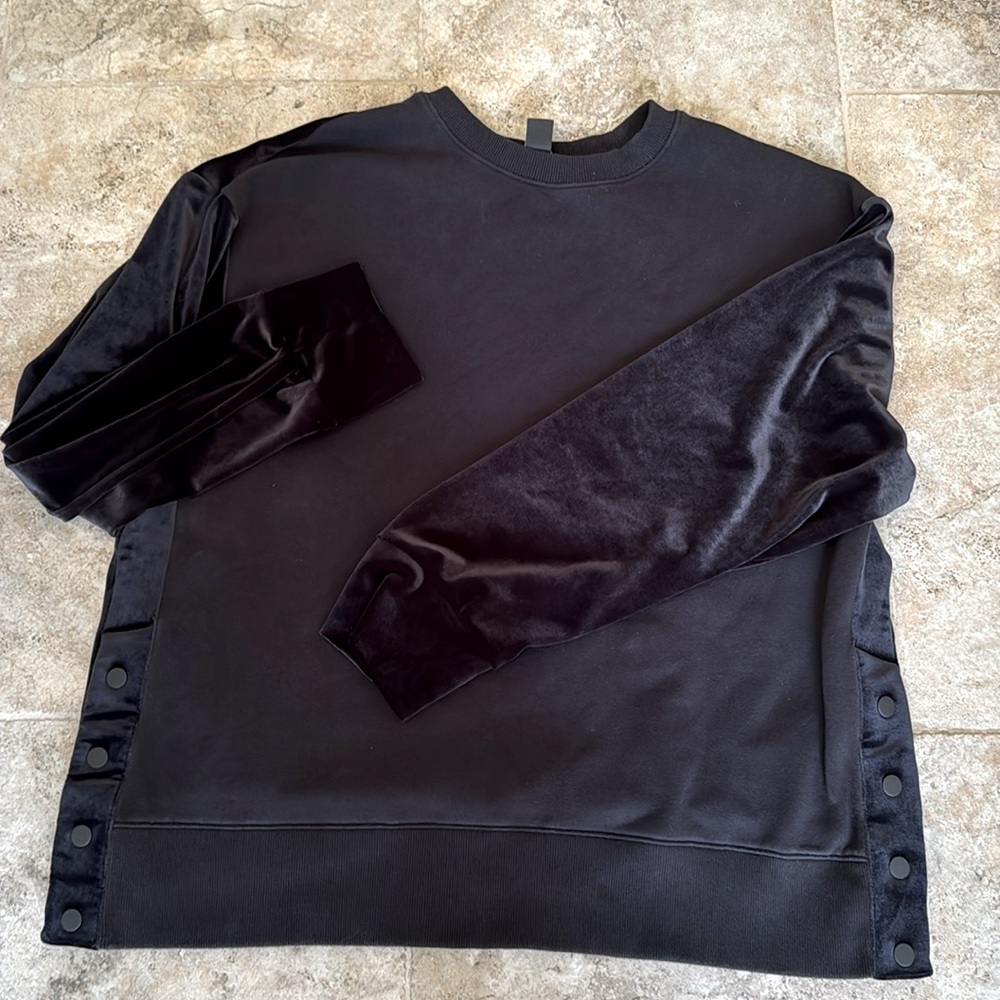 Athleta sweatshirt velvet sleeves